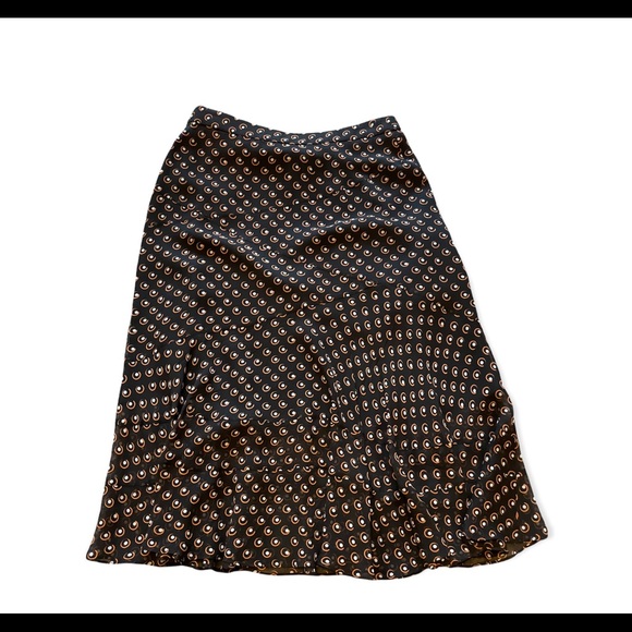 Club Monaco A-line silk skirt in very good condition ( worn twice) - Picture 3 of 6